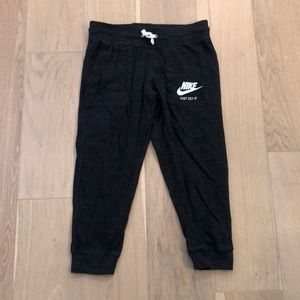 Nike Cropped Joggera